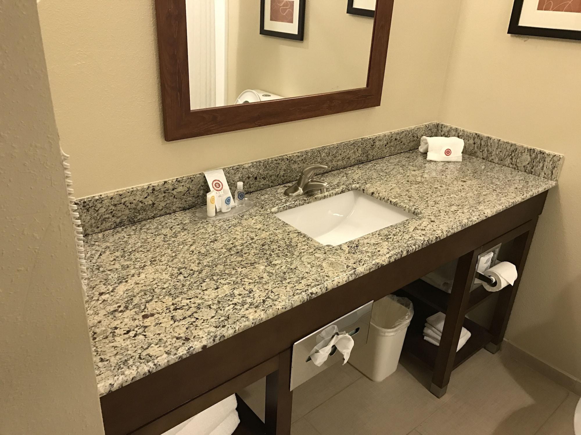 Comfort Suites Plymouth Near Us-30 Eksteriør bilde
