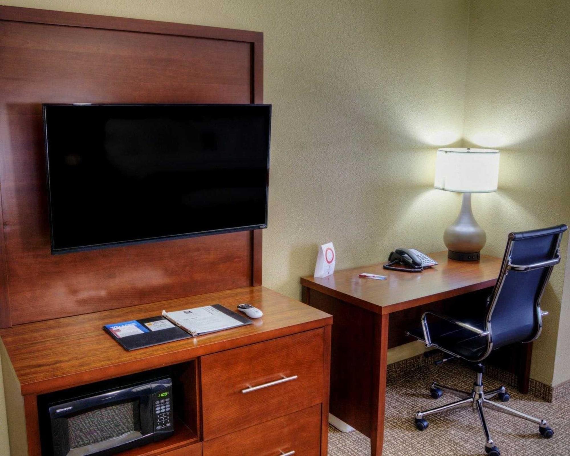 Comfort Suites Plymouth Near Us-30 Eksteriør bilde
