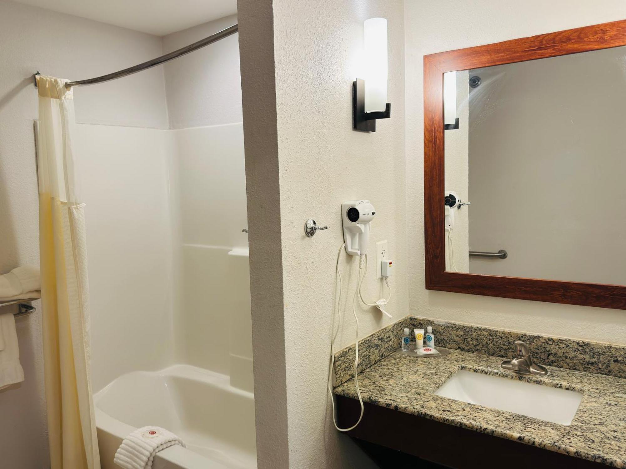 Comfort Suites Plymouth Near Us-30 Eksteriør bilde