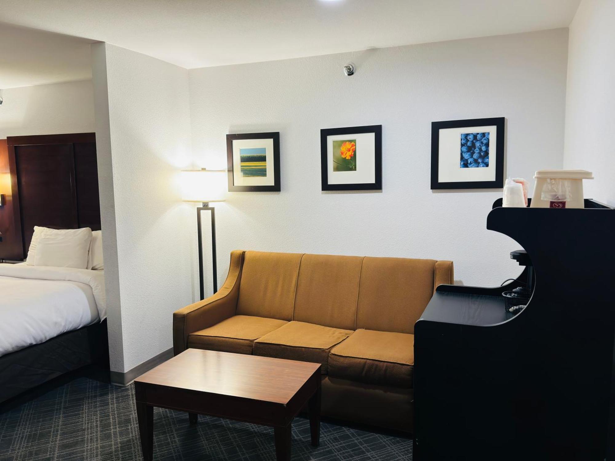 Comfort Suites Plymouth Near Us-30 Eksteriør bilde