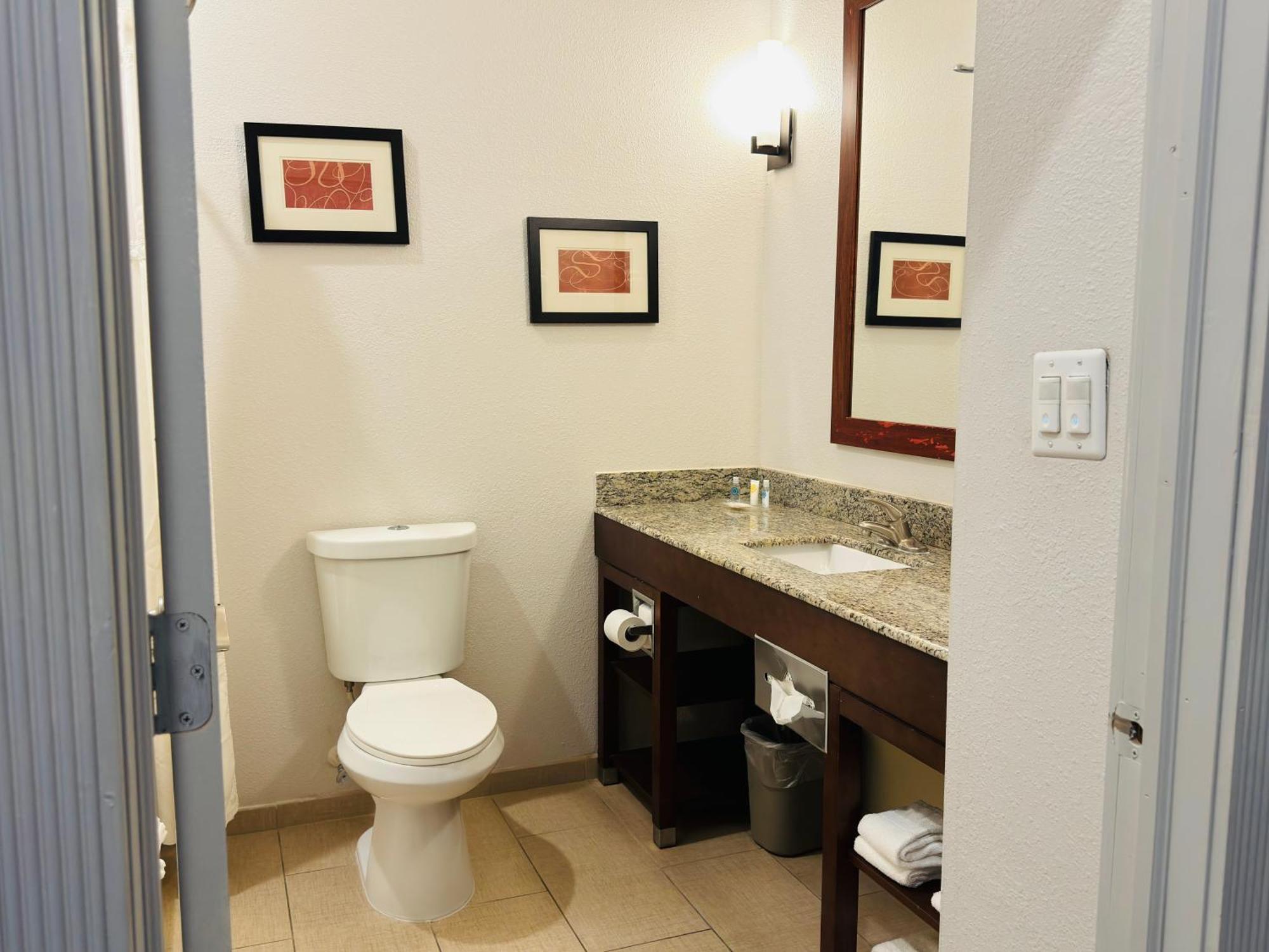 Comfort Suites Plymouth Near Us-30 Eksteriør bilde