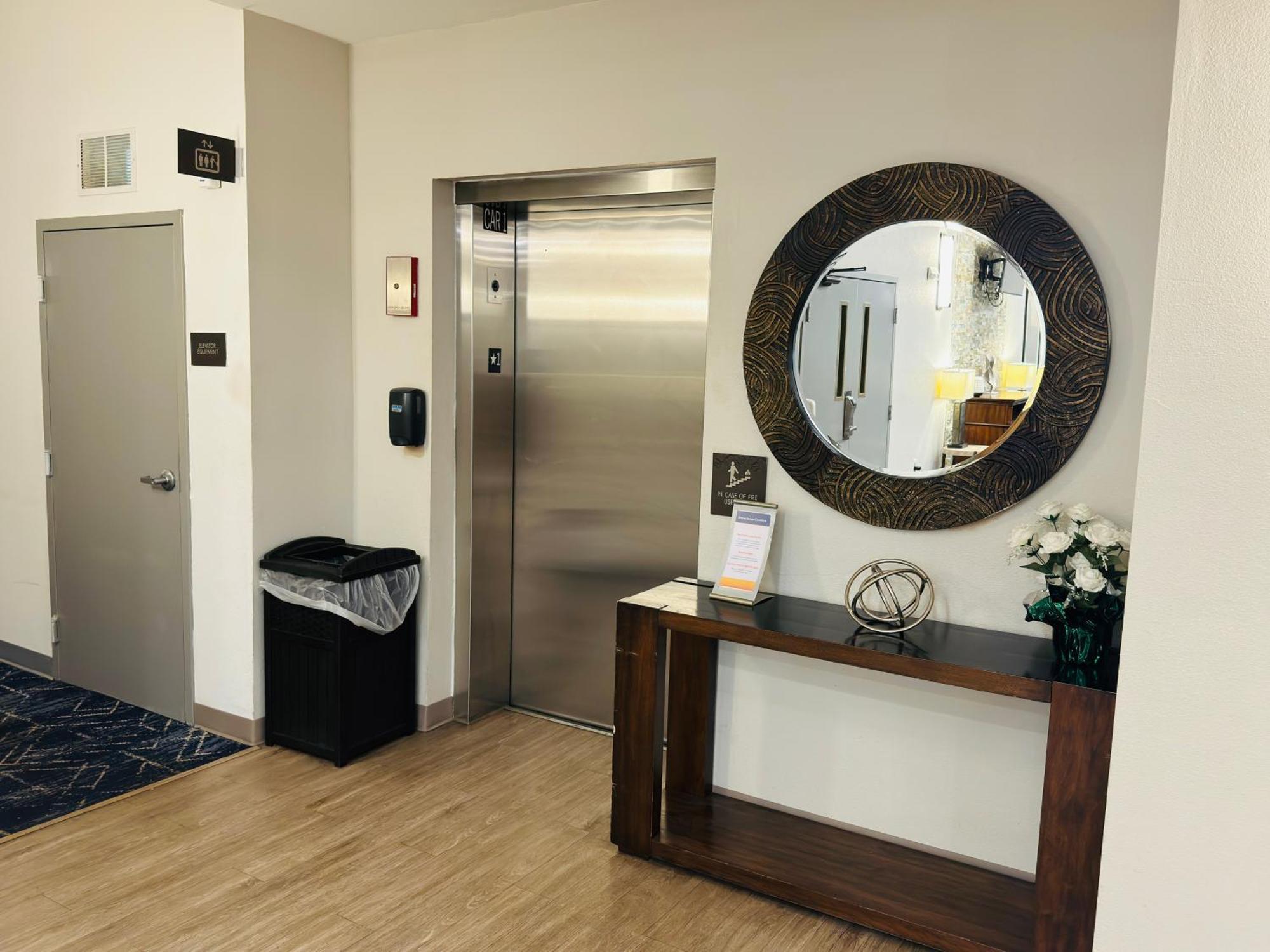 Comfort Suites Plymouth Near Us-30 Eksteriør bilde