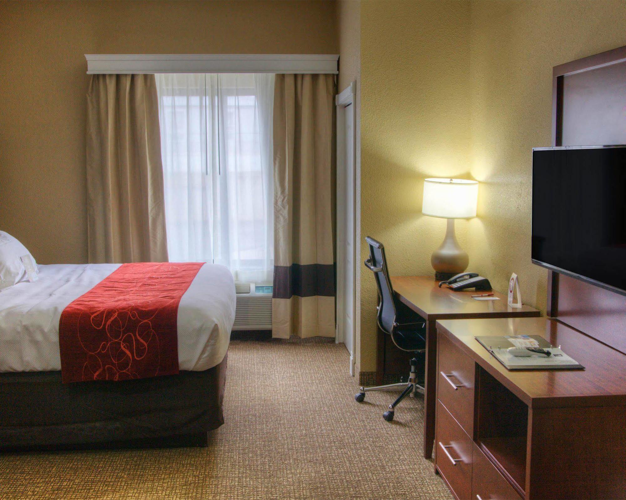 Comfort Suites Plymouth Near Us-30 Eksteriør bilde